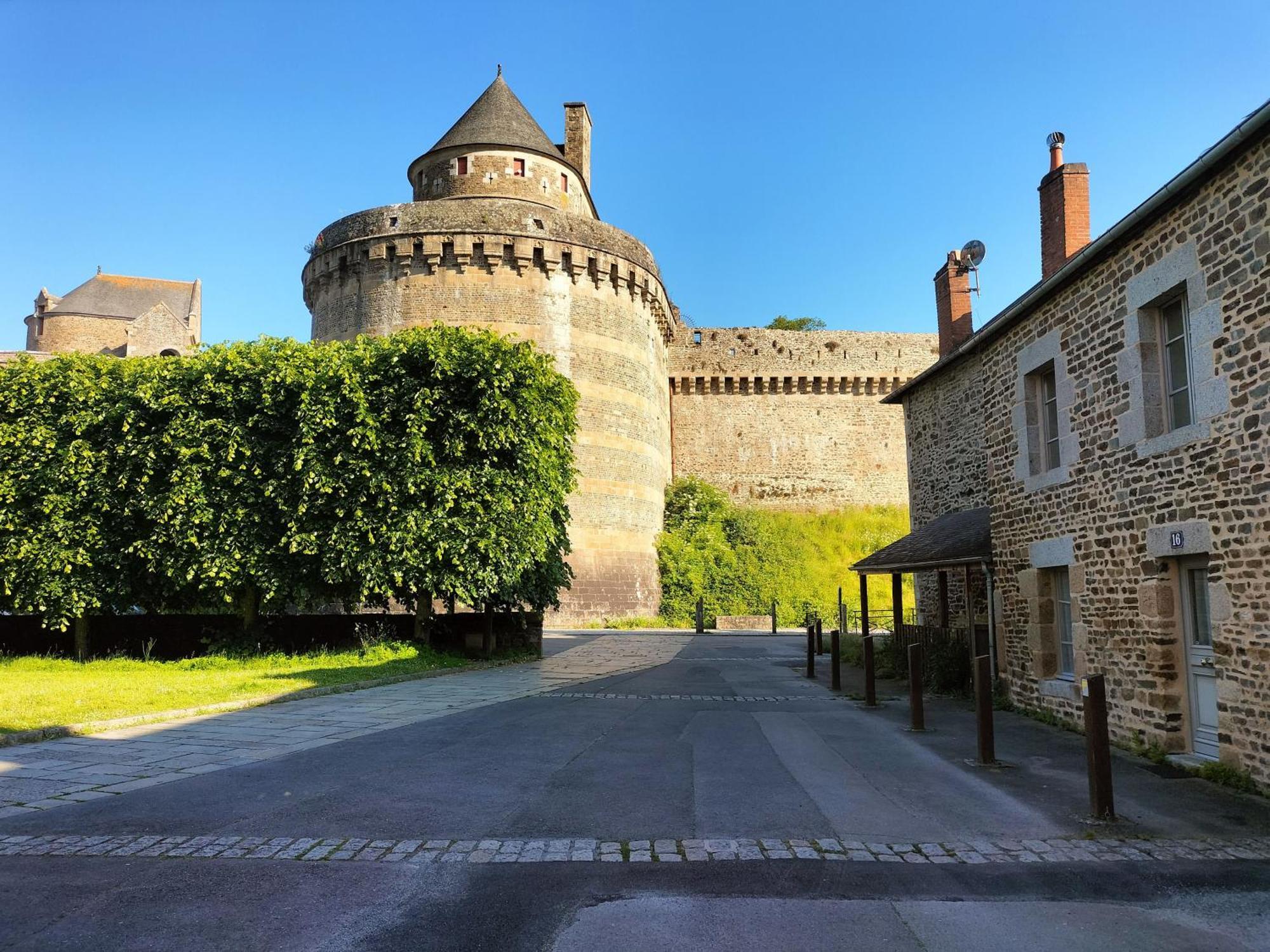 Villa L'Escapade Medievale Fougères Exterior foto